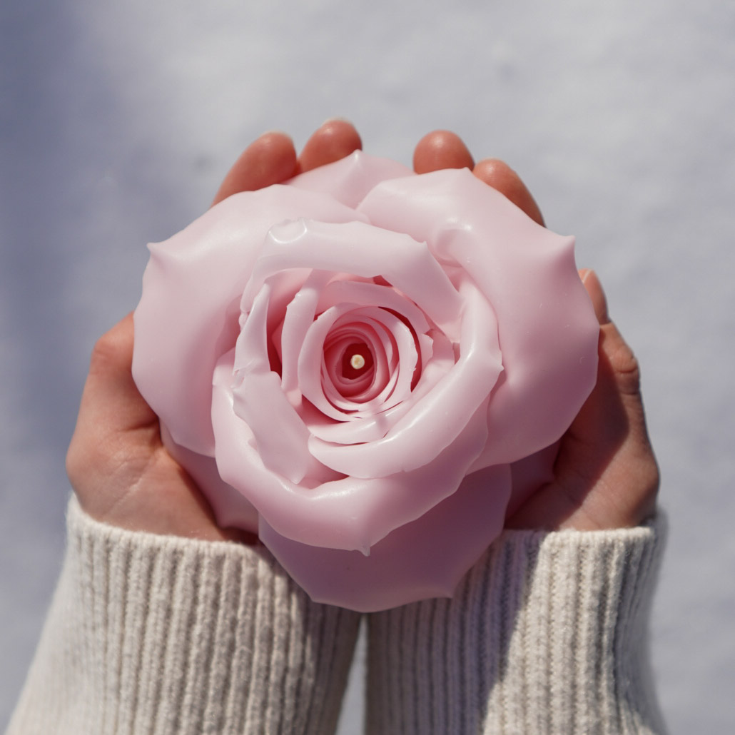 küünal ‘valge roos’ mesilasvahast