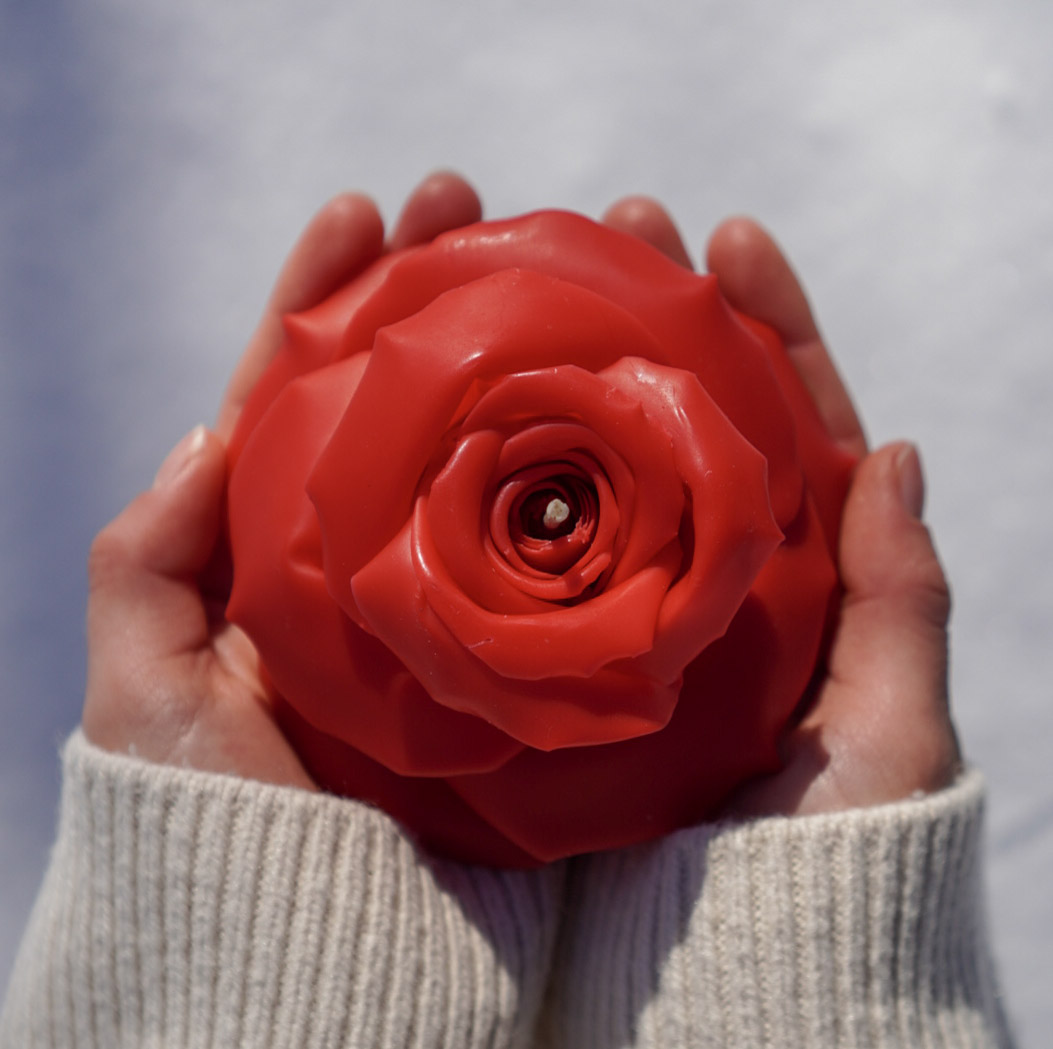 küünal ‘valge roos’ mesilasvahast küünal ‘valge roos’ mesilasvahast